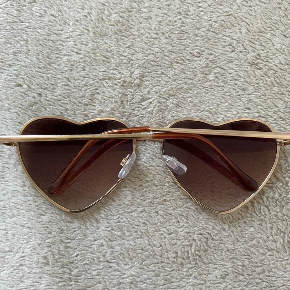 Assorted Sunglasses - Picture 5 of 9